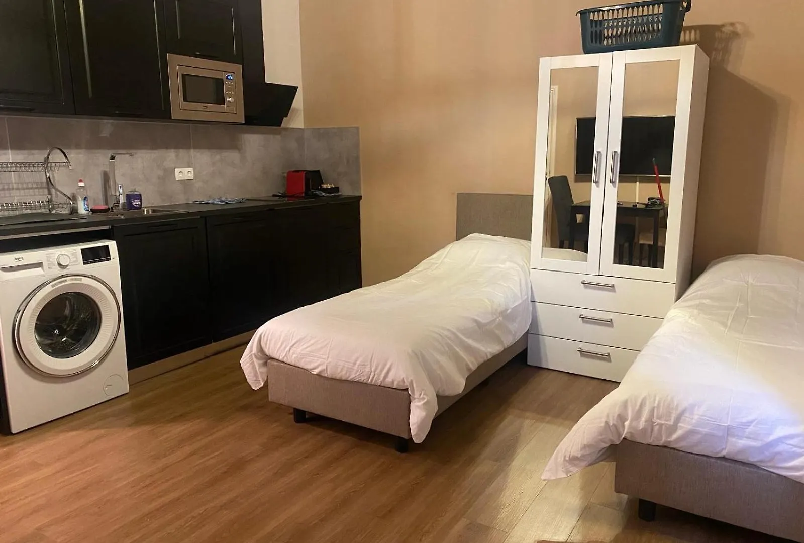 Rotterdam Inn Apart-hotel